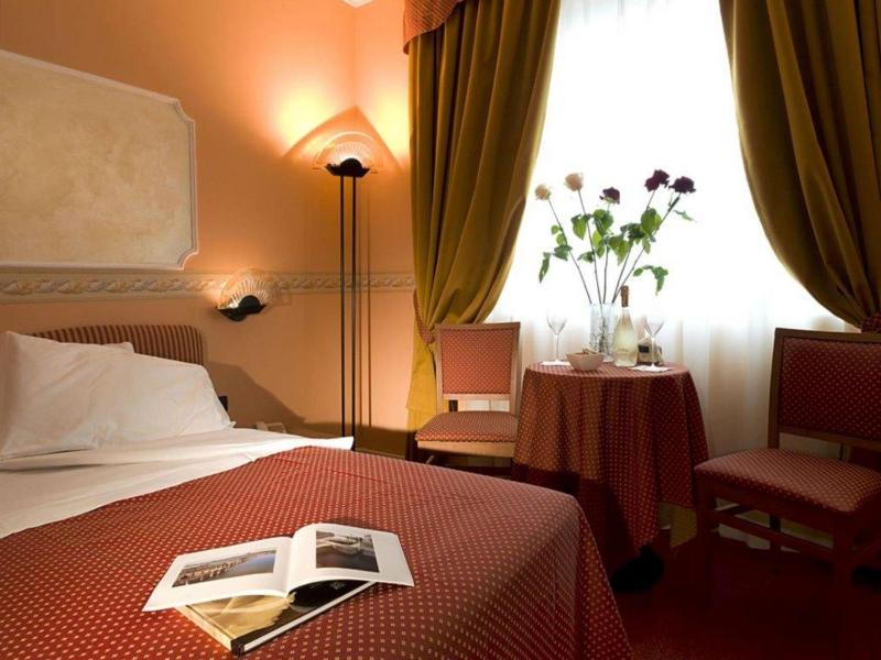 Superior Double Room image 3