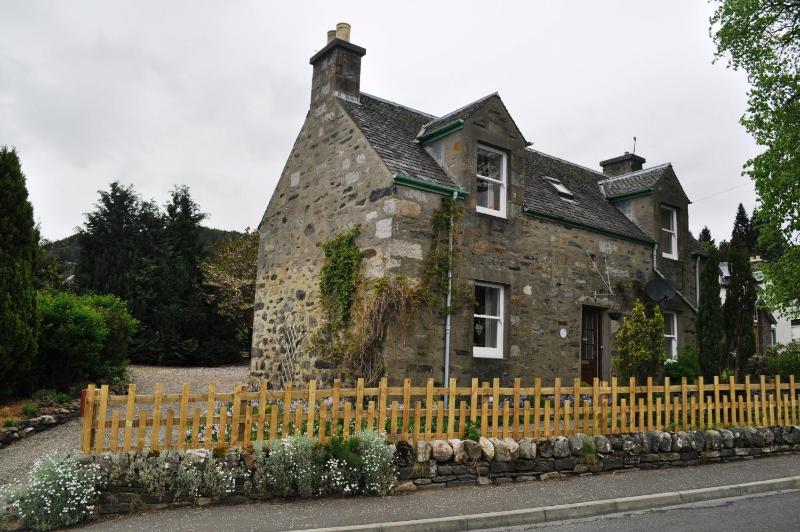 Two-Bedroom Cottage image 2