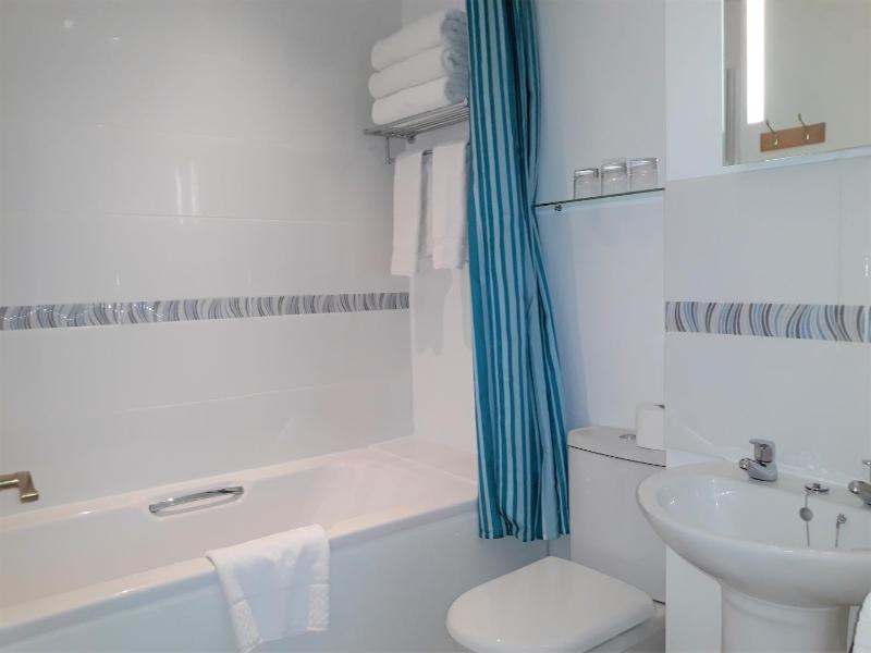 Large Double Room image 2