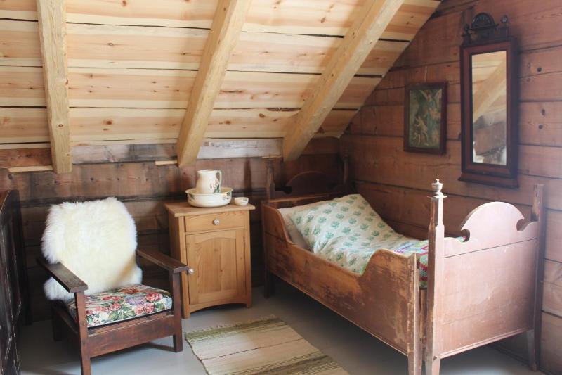 Quadruple Room with Mountain View image 4