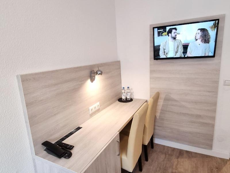 Adler Hotel Frankfurt - image 5