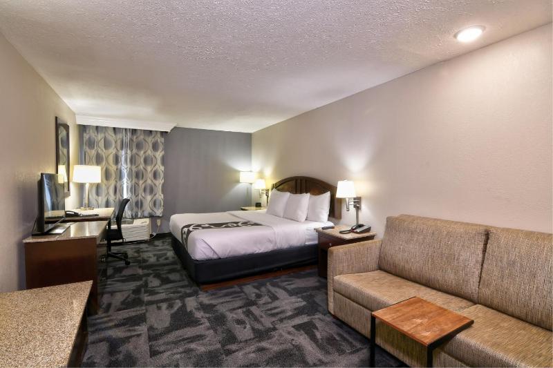 Executive King Room - Non-Smoking image 3