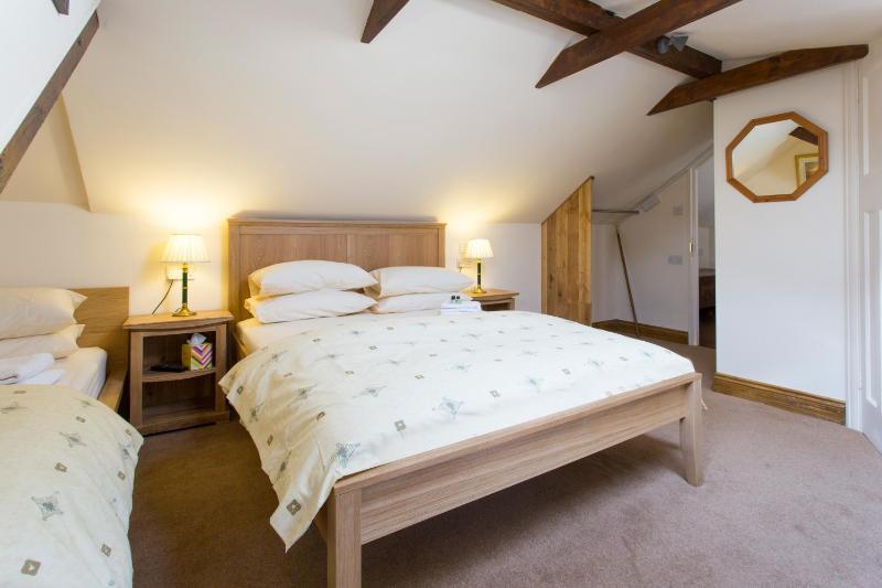 Deluxe Double or Twin Room image 4