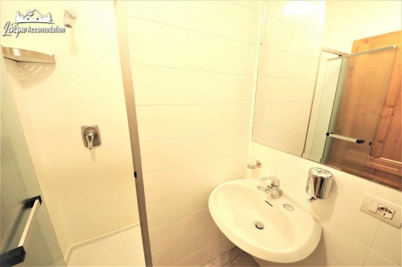 Two-Bedroom Apartment with Mountain View image 3