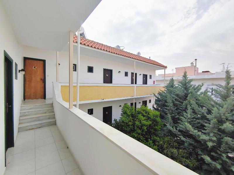 Double Room with Extra Bed image 4