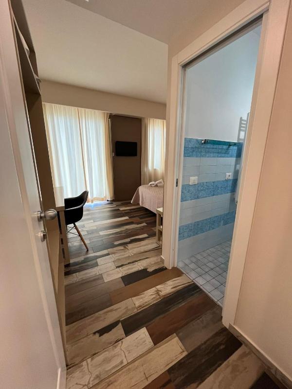 Superior Double Room image 3