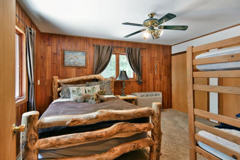 Four-Bedroom Holiday Home image 2