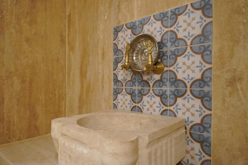 Double Room with Private Bathroom image 4
