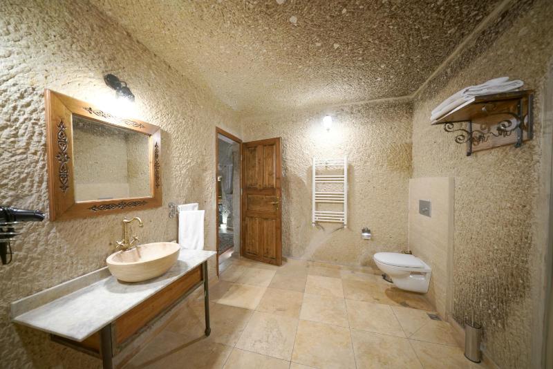 Double Room with Private Bathroom image 2