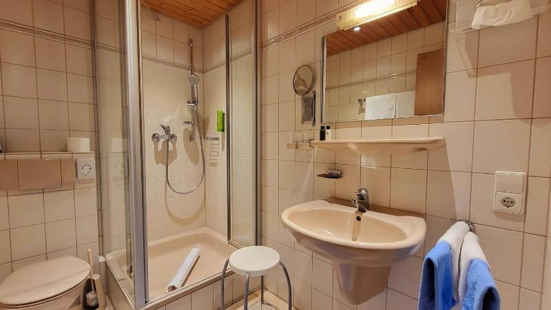 Deluxe Double Room with Balcony image 2