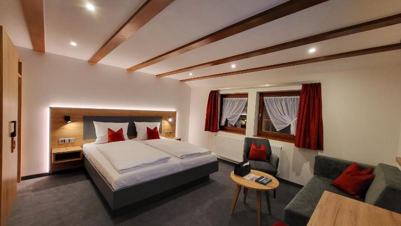 Standard Double Room image 4