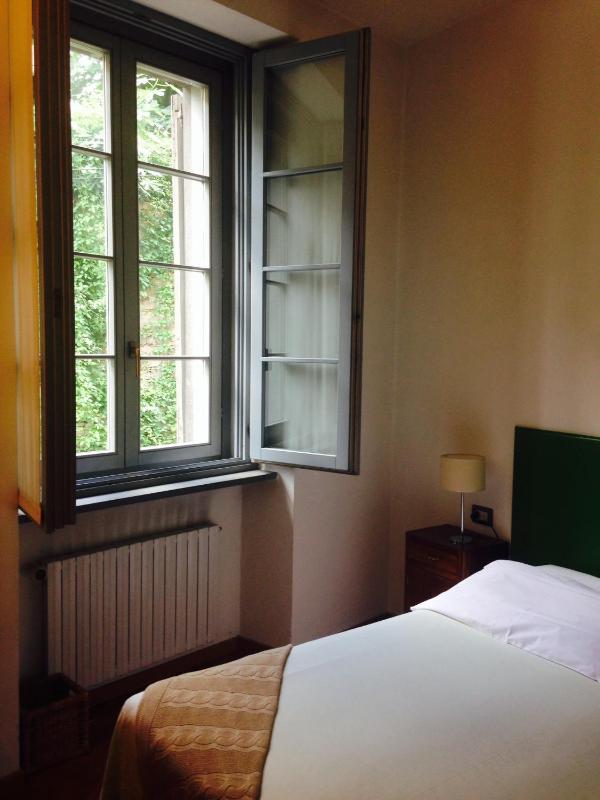 Double or Twin Room Street View image 4
