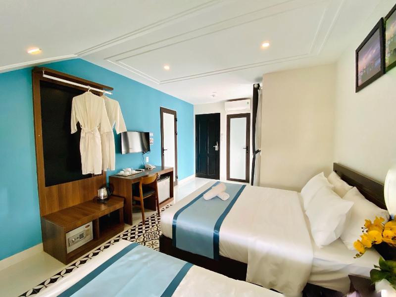 Grand Holiday Hoian Villa - image 12
