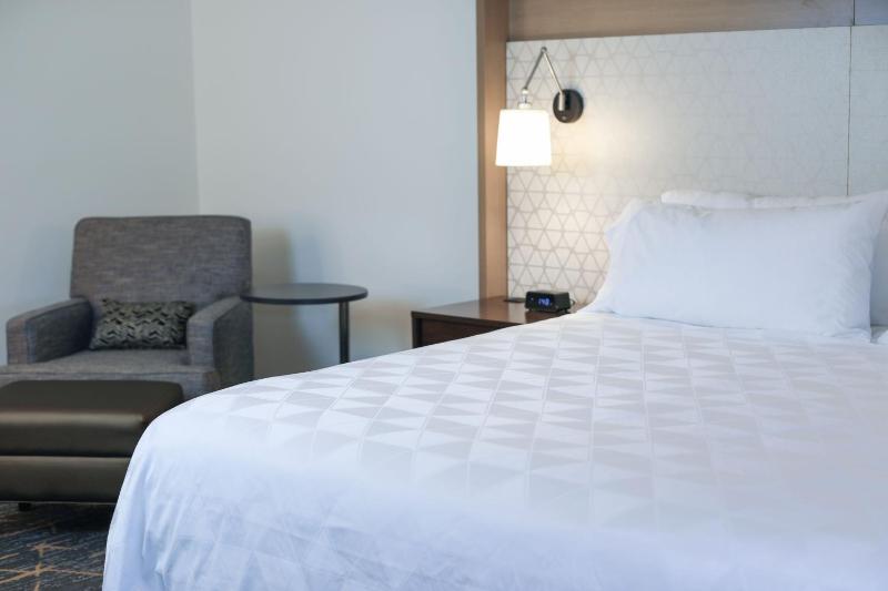 Standard Room image 4