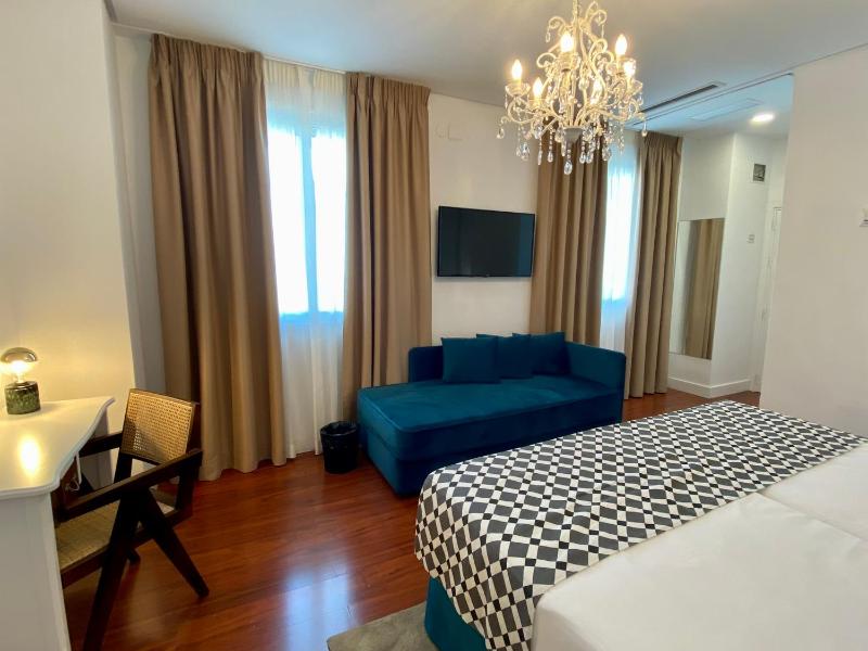 Triple Room image 3