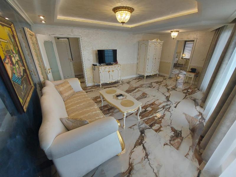 Superior Suite image 1