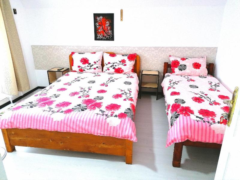 Triple Room with Balcony image 3
