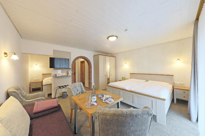 Double Room with Terrace image 2