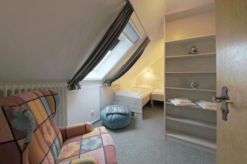 Family Room image 3