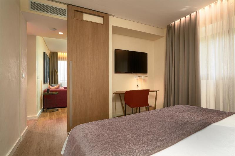 Deluxe Apartment with jacuzzi image 4