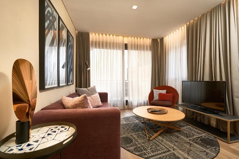 Deluxe Apartment with jacuzzi image 2