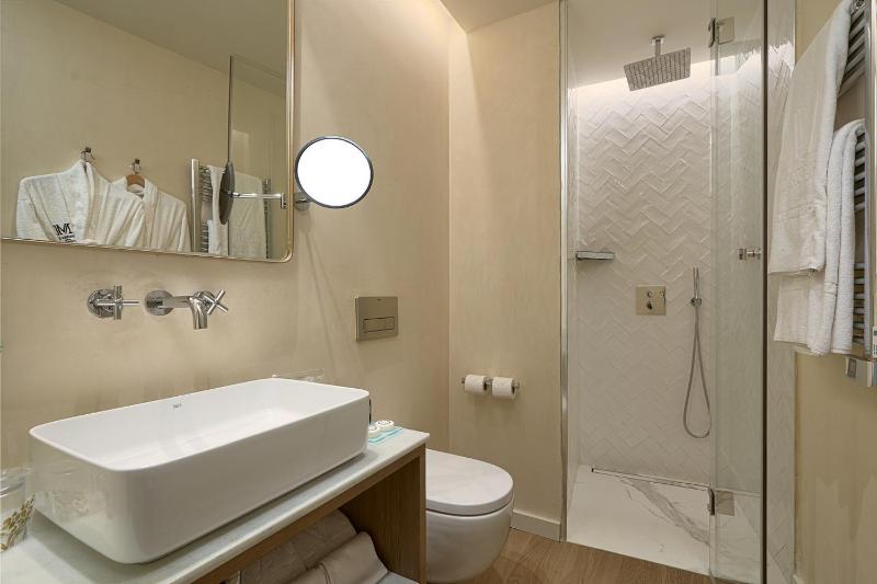 Apartment with Balcony image 3