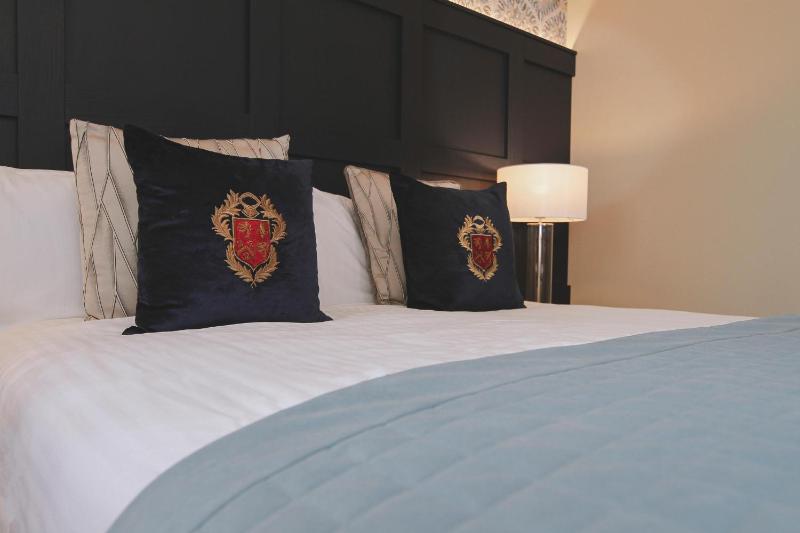 Economy Double Room image 3