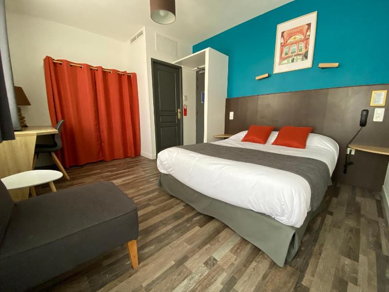Double Room with Terrace image 2