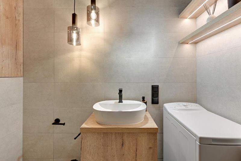 Grand Apartments - Two bedroom 6 person city center apartment - image 12