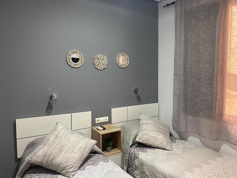 Twin Room image 1