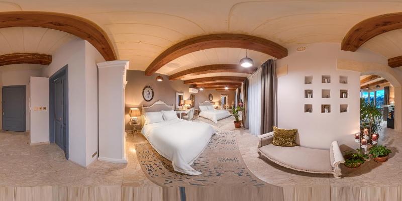 Suite with Private Pool image 3