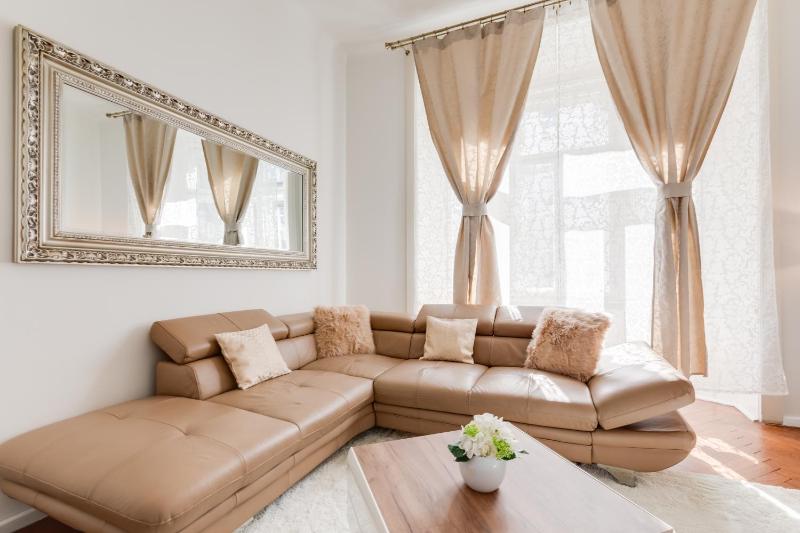 Luxury Riverside Apartments In The Center Of Prague - image 10