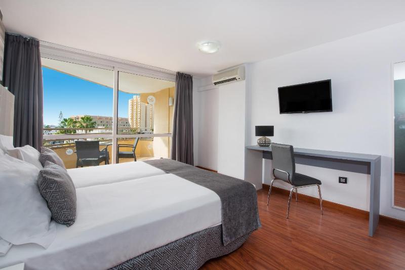 Double Room image 3