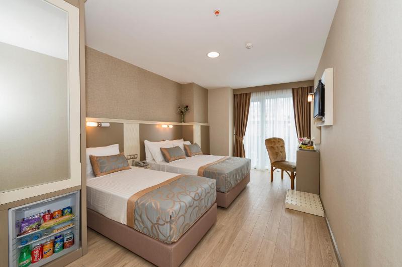 Double or Twin Room image 2