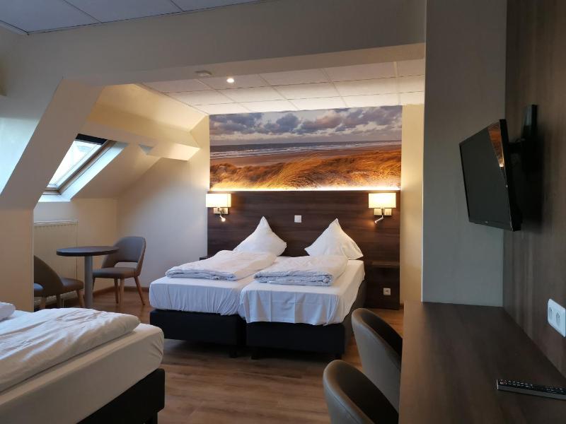 Comfort Quadruple Room image 1