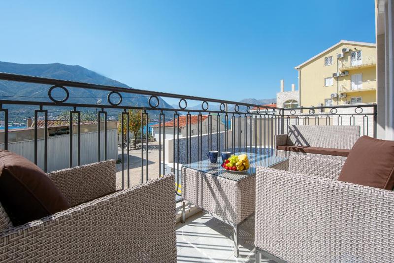 2MONTENEGRO LIMETA APARTMENTS with pool - image 8