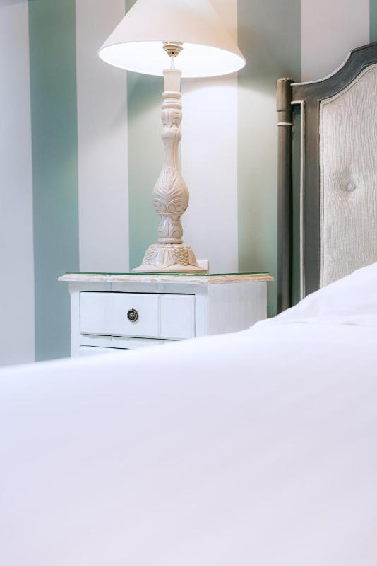 Deluxe Double Room with Castle View image 4