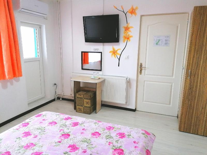 Double Room with Balcony image 1