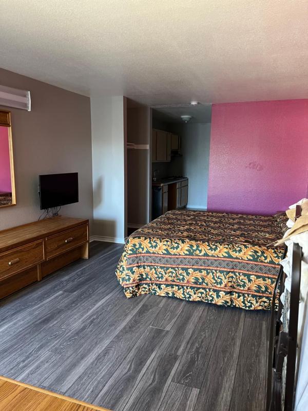 King Room image 4