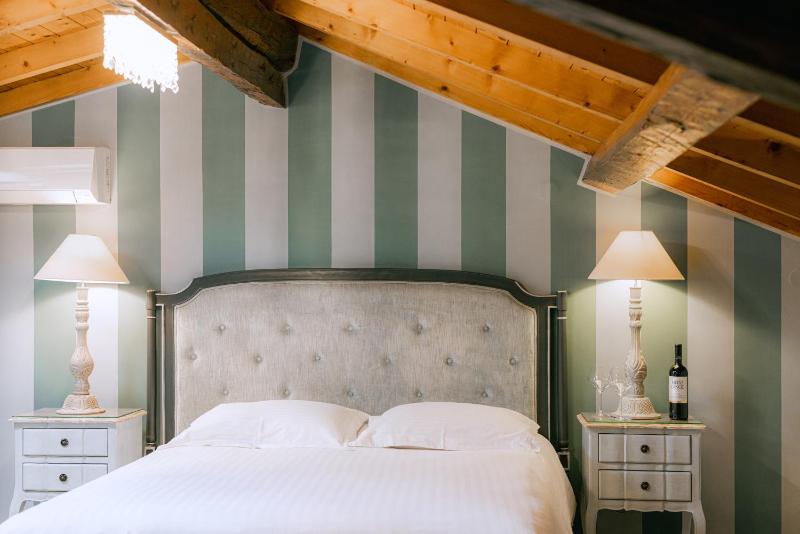 Deluxe Double Room with Castle View image 3