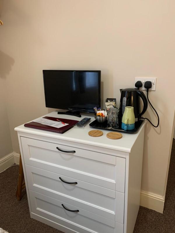 Small Double Room image 4