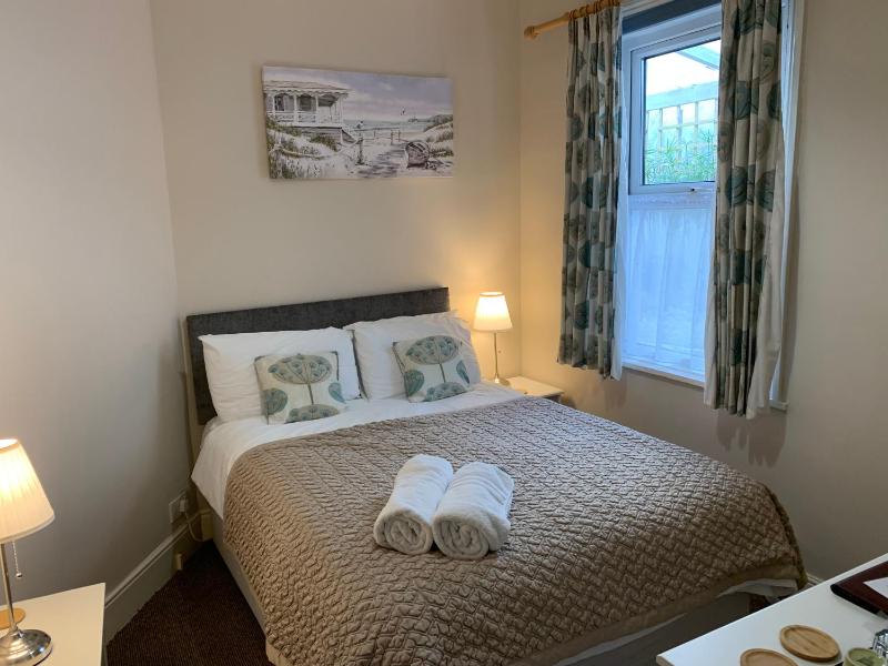 Small Double Room image 1