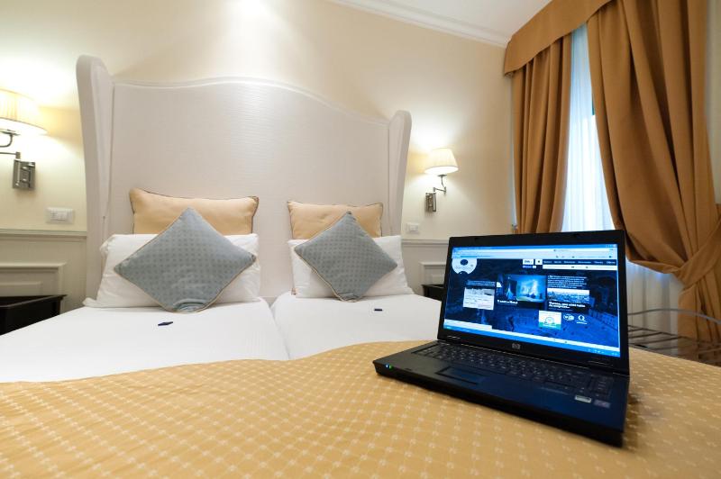 Double Room Single Use (1 Adult) image 4