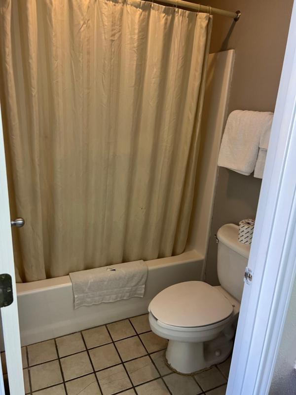 King Room with Kitchenette image 4