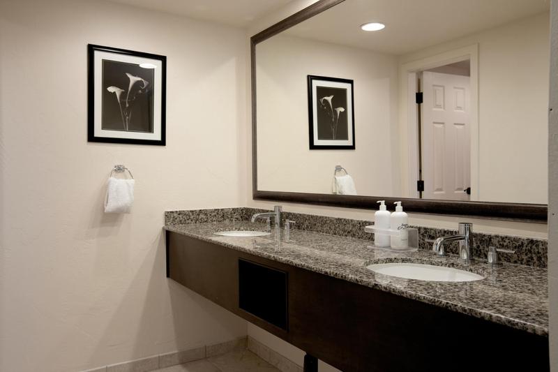 King Room image 2