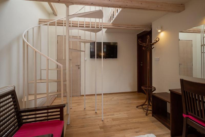 Duplex Quadruple Room image 3