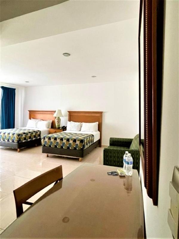 Hotel Embajadores - image 8