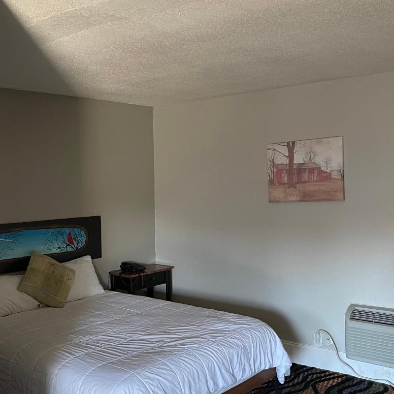 Queen Room image 3