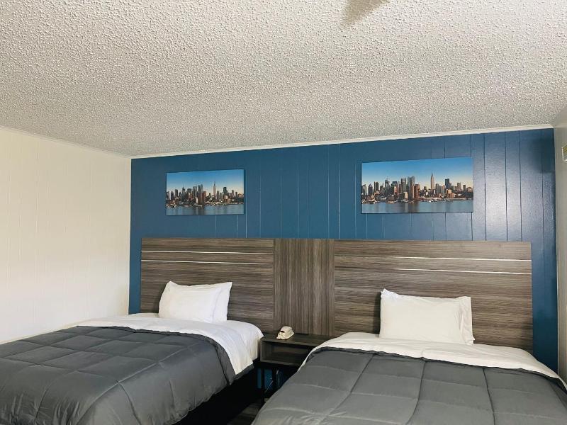 Double Room image 3
