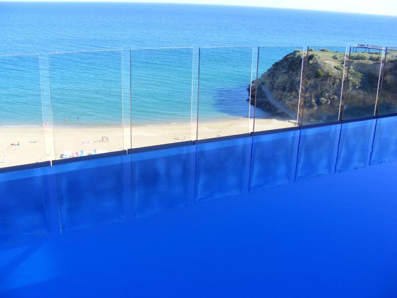 Superior Double or Twin Room with Romance Package image 2